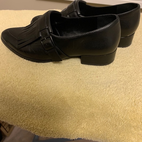 Lord and Taylor shoes - Picture 2 of 8